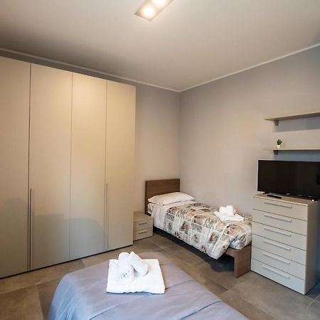 350 M Da Ospedale Maggiore L Parcheggio Prive L Rooms Parma Exteriör bild