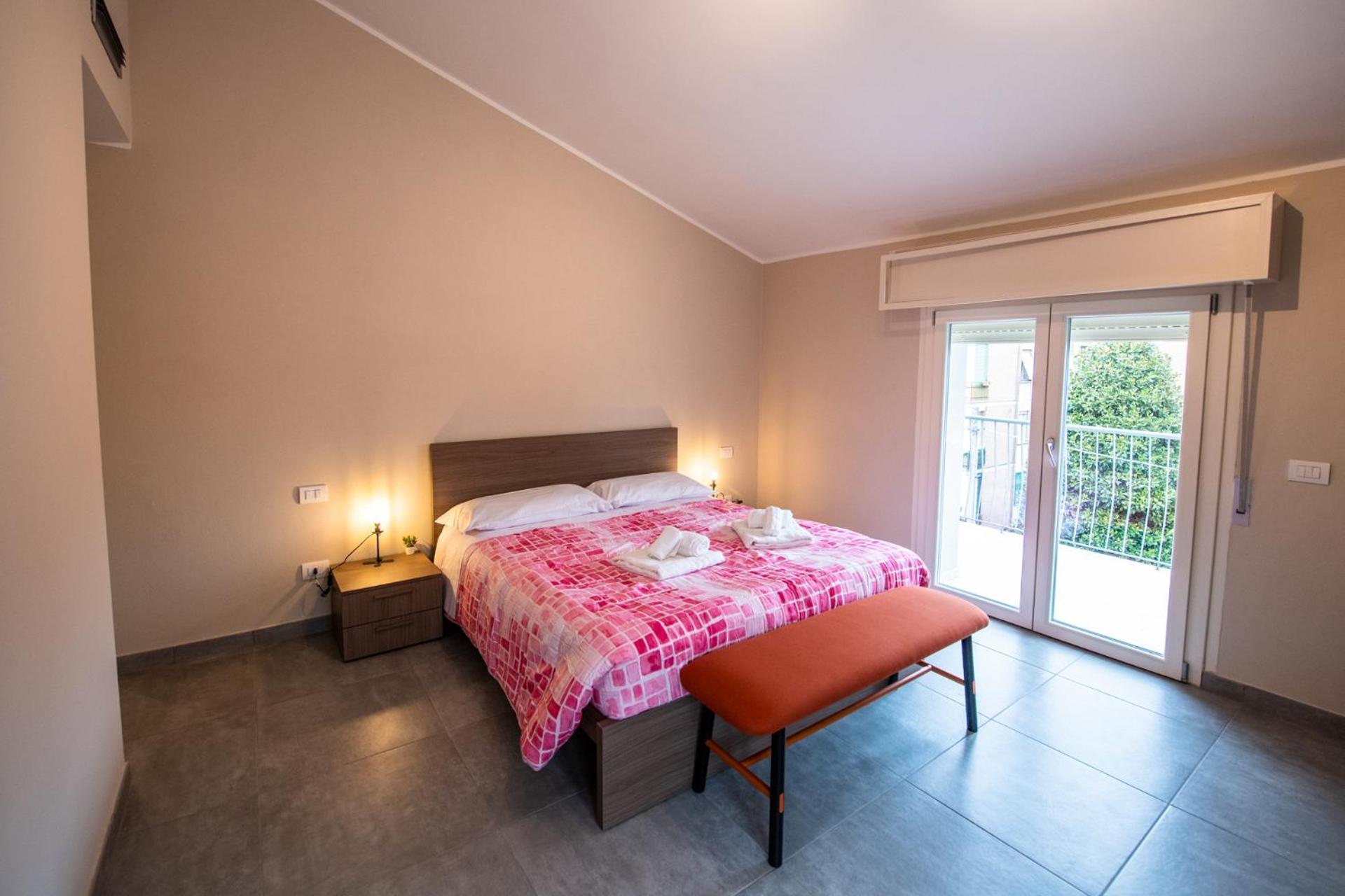 350 M Da Ospedale Maggiore L Parcheggio Prive L Rooms Parma Exteriör bild
