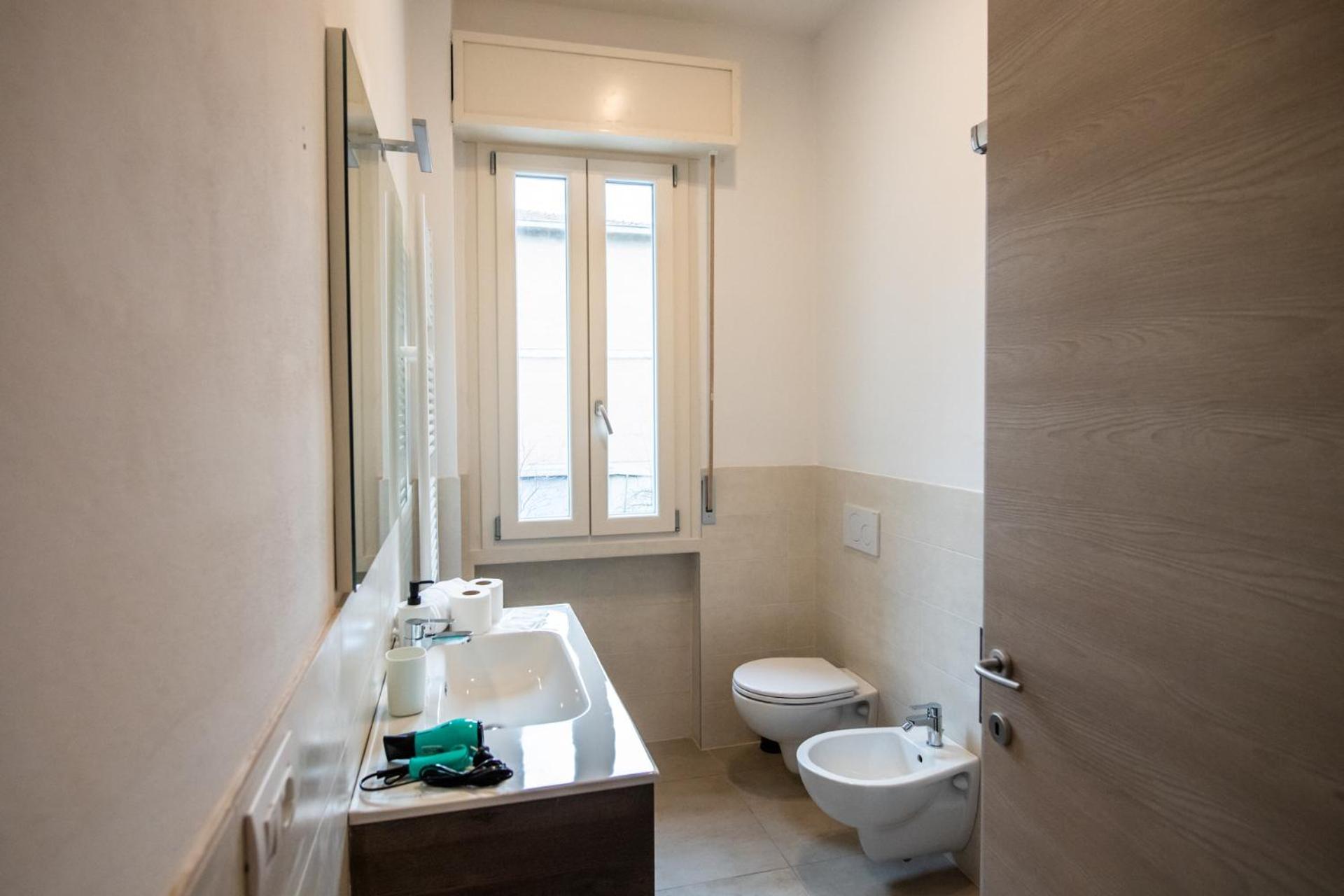 350 M Da Ospedale Maggiore L Parcheggio Prive L Rooms Parma Exteriör bild