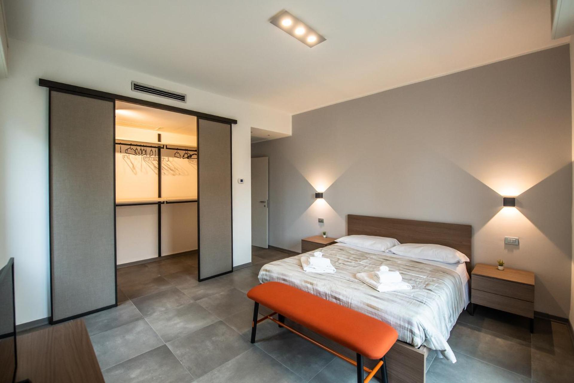 350 M Da Ospedale Maggiore L Parcheggio Prive L Rooms Parma Exteriör bild