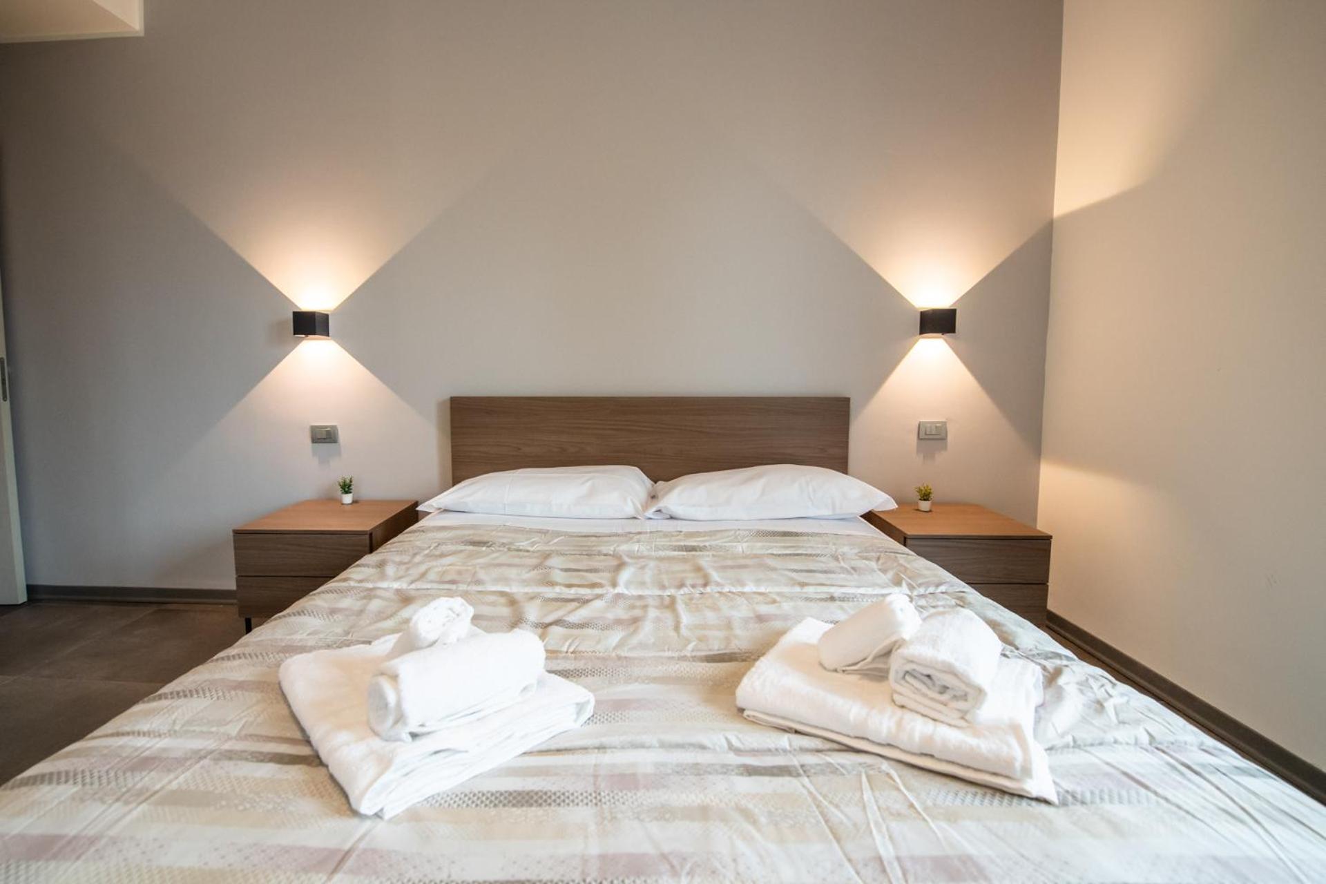 350 M Da Ospedale Maggiore L Parcheggio Prive L Rooms Parma Exteriör bild