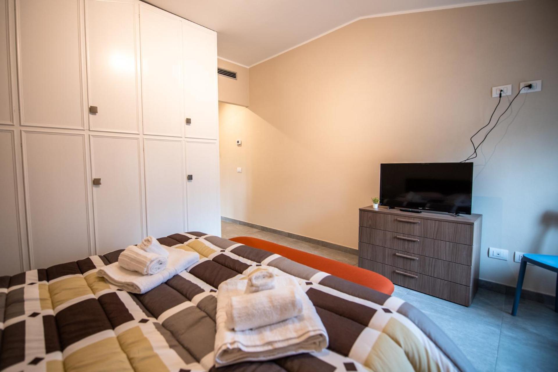 350 M Da Ospedale Maggiore L Parcheggio Prive L Rooms Parma Exteriör bild