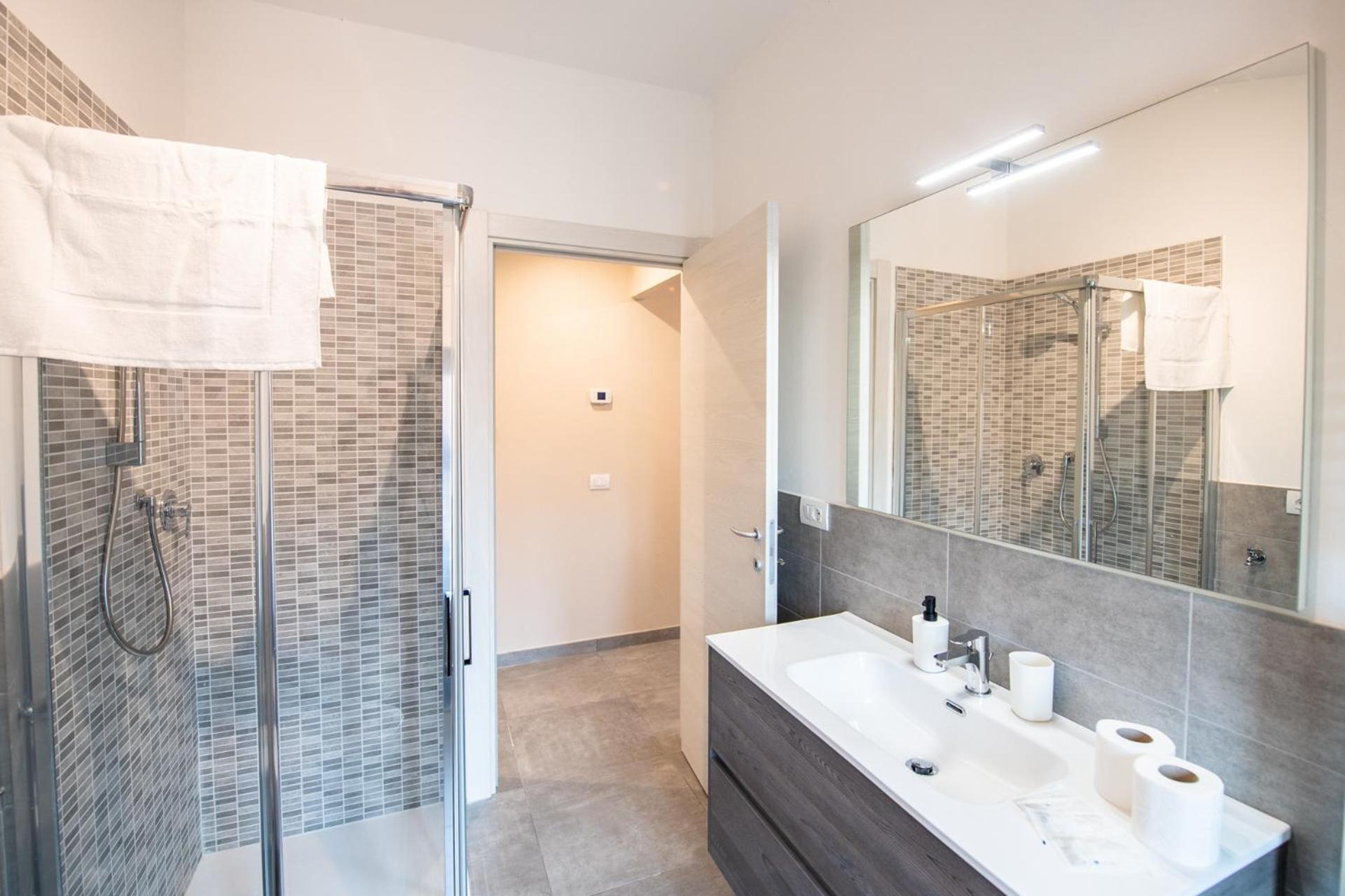350 M Da Ospedale Maggiore L Parcheggio Prive L Rooms Parma Exteriör bild